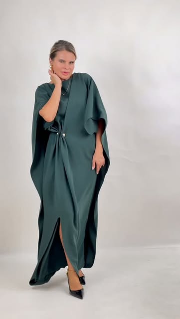 Fustan smerald me mëngë kimono